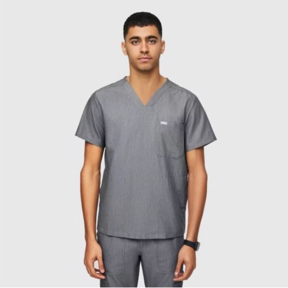 FIGS Technical Collection Chisec Three 3 Pocket Scrub Top Graphite Gray Medium